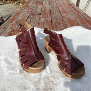 Dansko stacked burgundy heels, EU size 40.